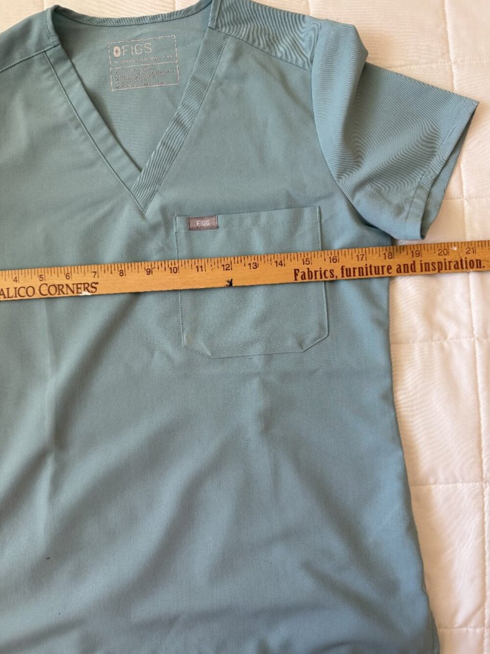 FIGS Catarina V-Neck Scrub Top Seafoam Green Size XS - Picture 3 of 10